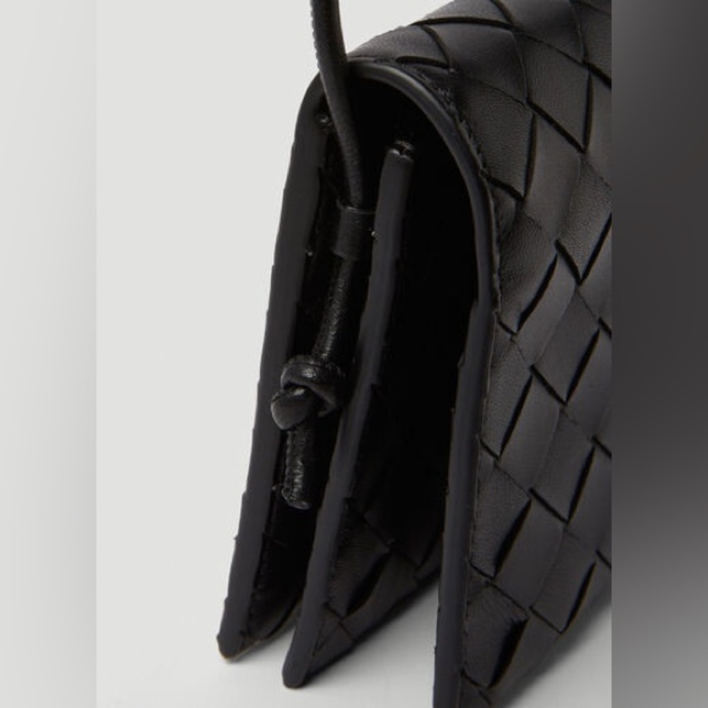 Bottega veneta wallet on a strap shoulder bag in black - Picture 4 of 12